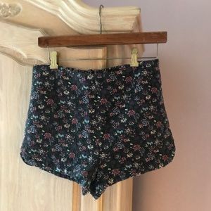 Floral tapestry shorts